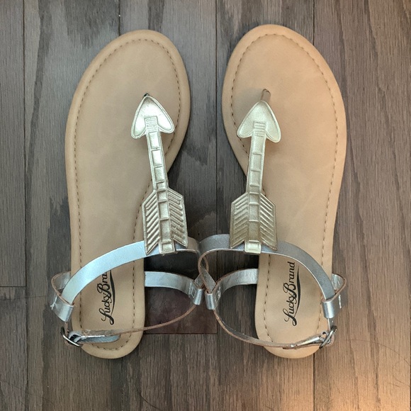 Lucky Brand Arrow Sandals - Picture 1 of 6